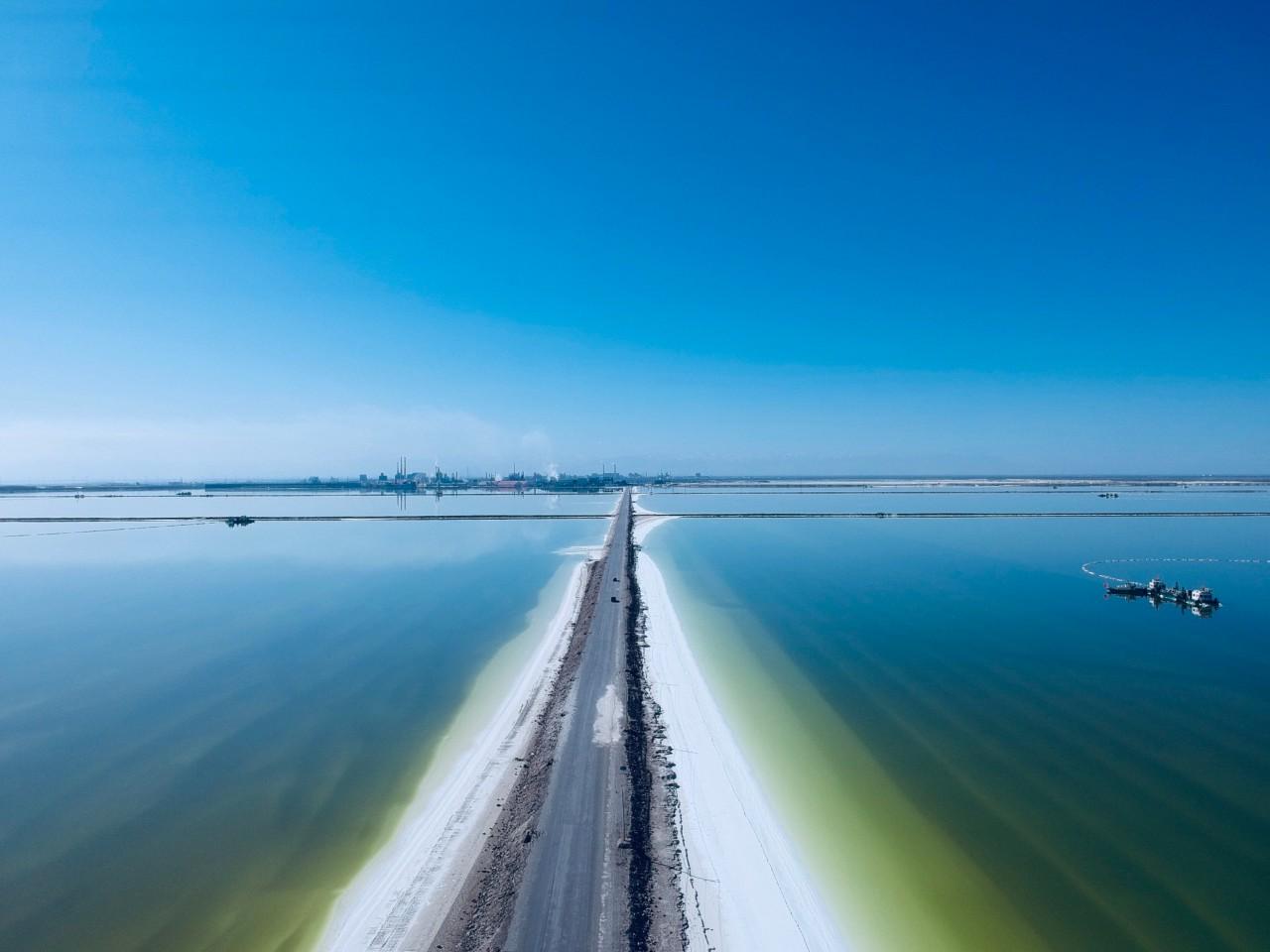 察爾汗鹽湖