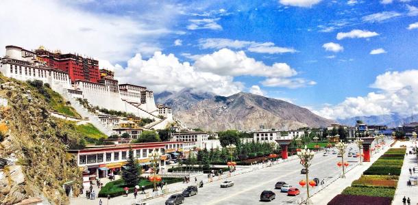 拉萨集合冬游西藏7日自驾游：山南-羊卓雍措-雅鲁藏布江大峡谷-巴松措7日自驾游
