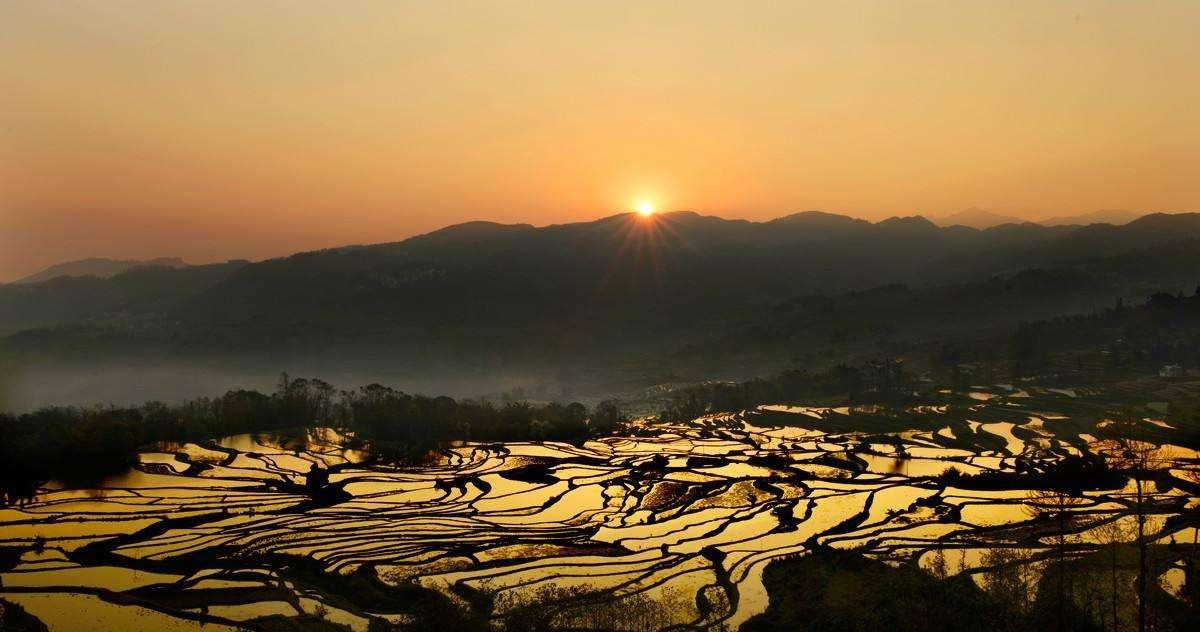 昆明集合云南10日自驾游：西双版纳+万峰林+马岭河大峡谷世外桃源畅享春天之旅