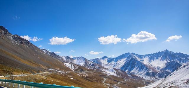 乌鲁木齐出发南疆北疆19日自驾游：喀纳斯-喀什-温宿大峡谷-禾木-可可托海-魔鬼城