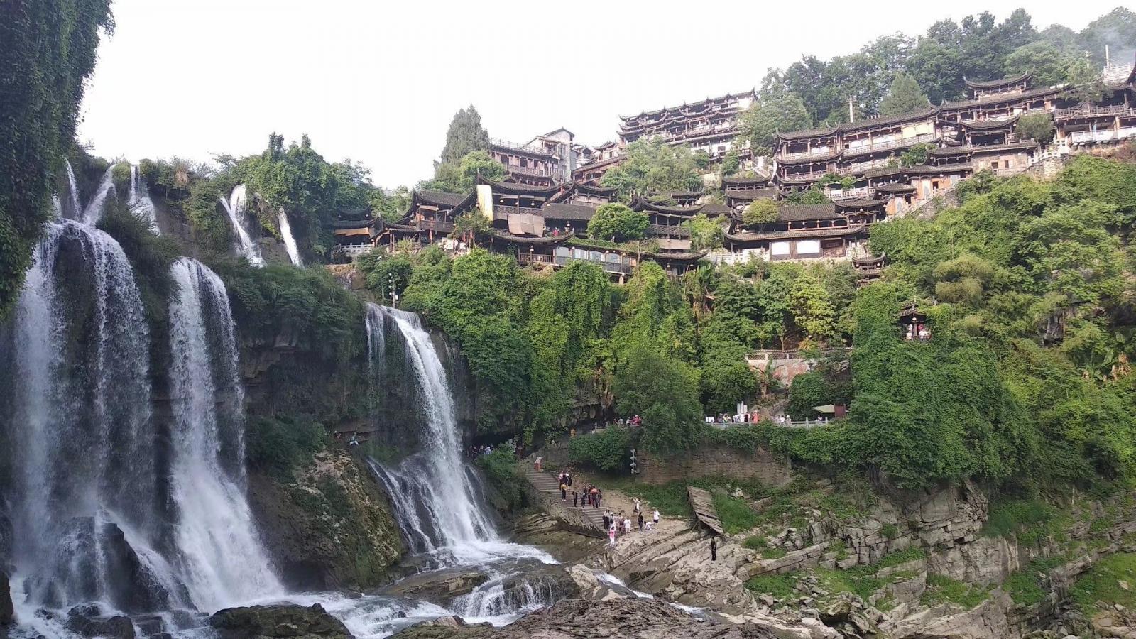 长沙出发湘西3日自驾游：湘西边城镇-芙蓉镇-老司城-不二门休闲3日自驾游