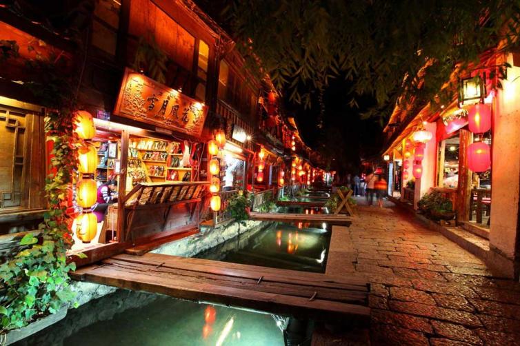中国最美山河古镇十大景点 公路旅行路线 暑假公路旅行去哪里好玩？