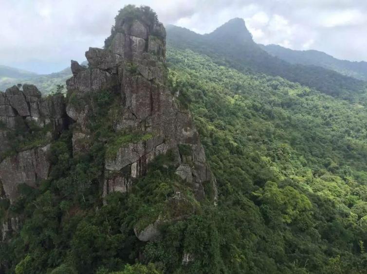 海南自驾游必去景点路线推荐,海南东,西,中三线自驾游