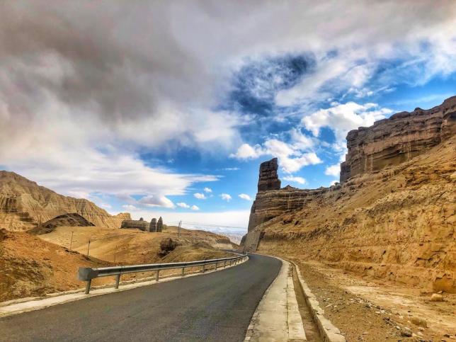 2018年成都自驾游川藏线开着房车进藏是一种什么样的新体验！