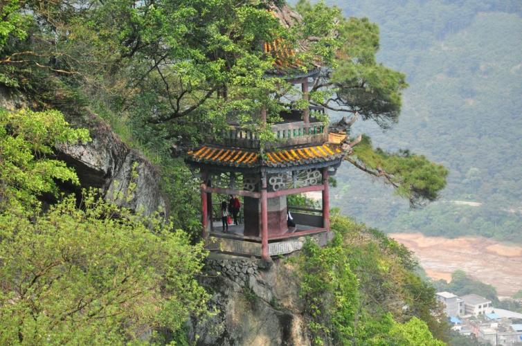 相信随着大藤峡水电站等大型项目的兴建,大藤峡讲成为桂平旅游的最