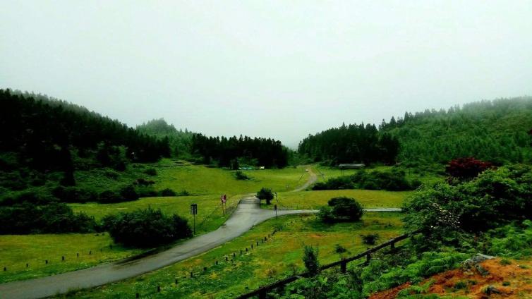 位于四川达州市 景区以仙女山温泉为主体,有灵山仙境,芦花坪,天洞子