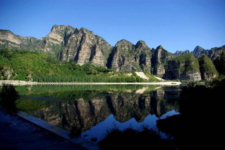 休闲的涞水自驾游目的地推荐    野三坡,是我国北方著名的旅游胜地,有