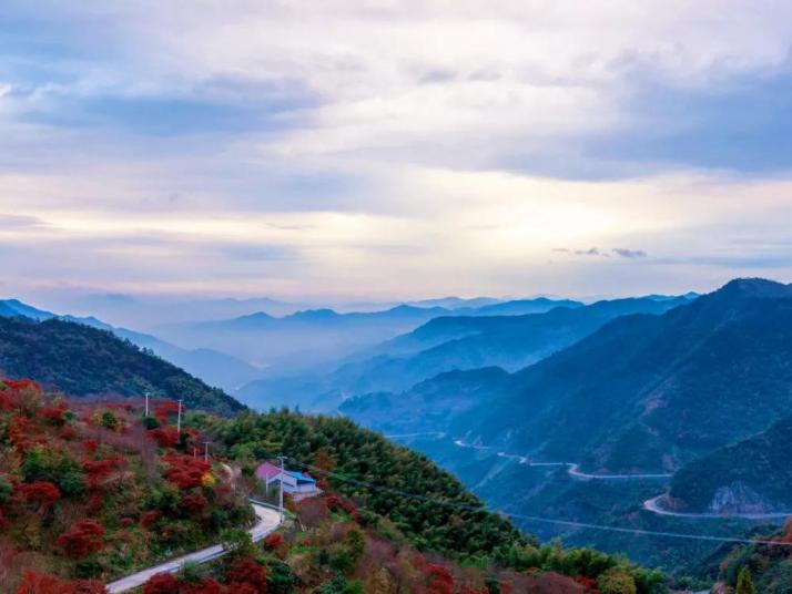 余姚四明山盘山公路图片