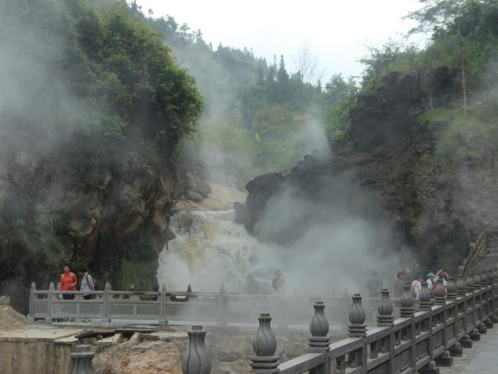 云南腾冲热海温泉