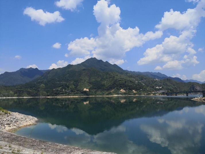 青田千峽湖好玩嗎