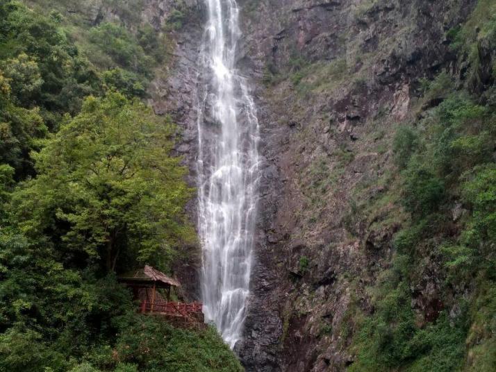 江永大泊水瀑布图片