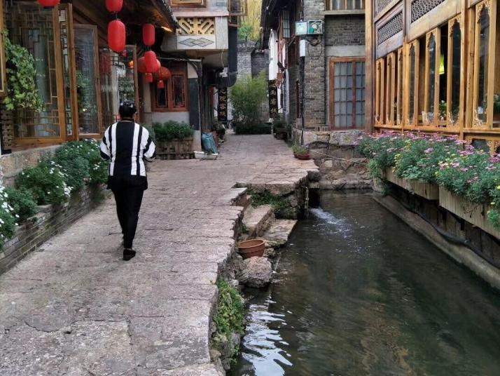 麗江麗江古城好玩嗎