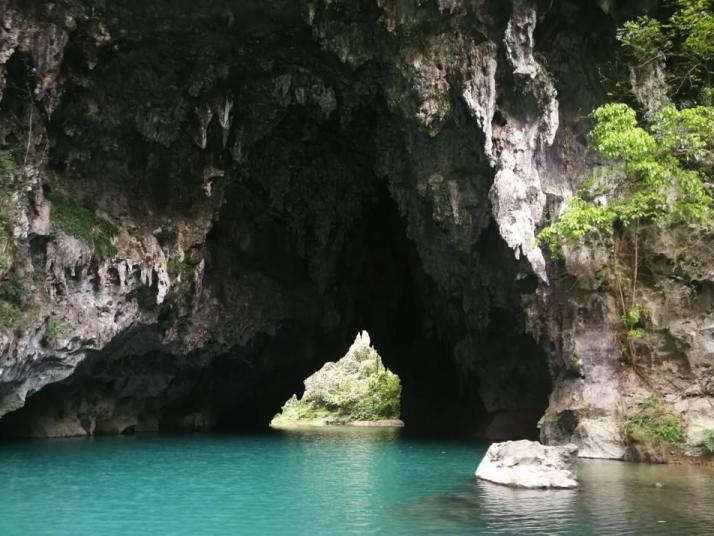 凤山三门海水上天坑好玩吗