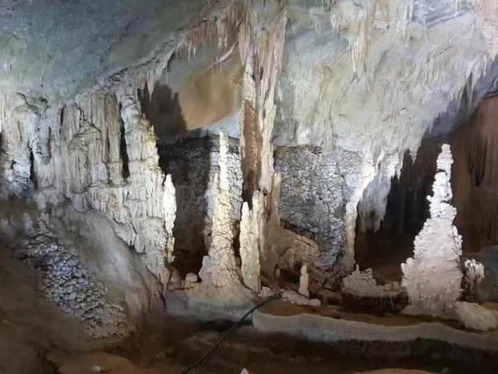 巴马水晶宫景区