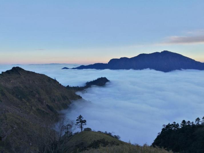 滎經(jīng)四人同山