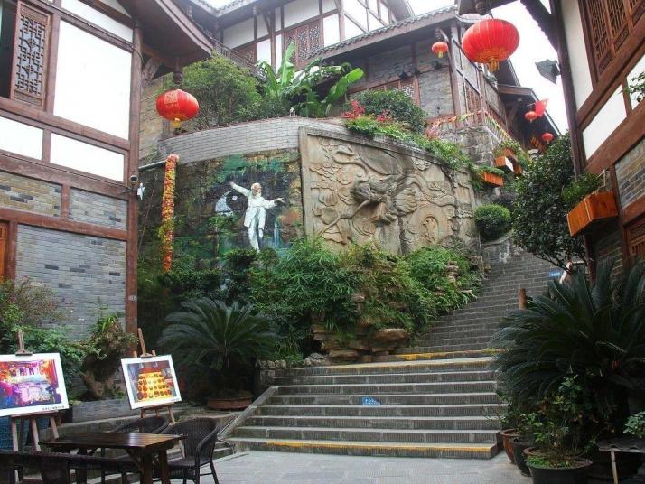 閬中閬中古城好玩嗎