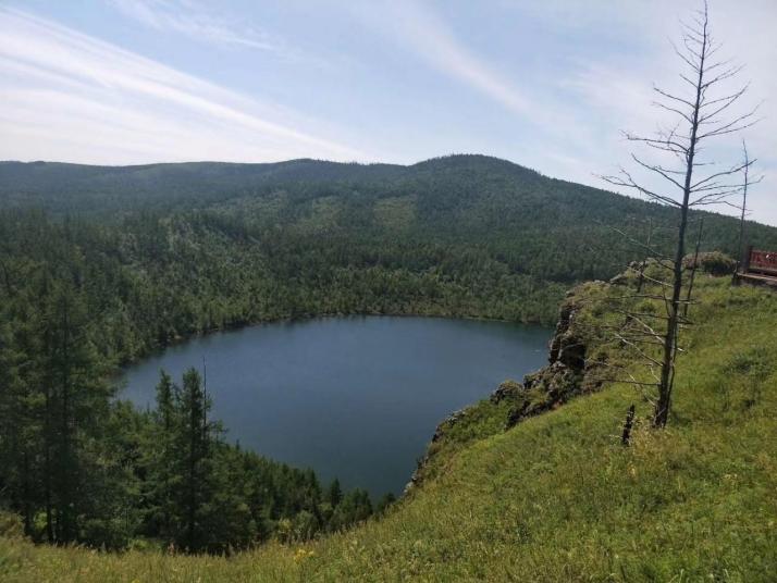 阿尔山驼峰岭天池