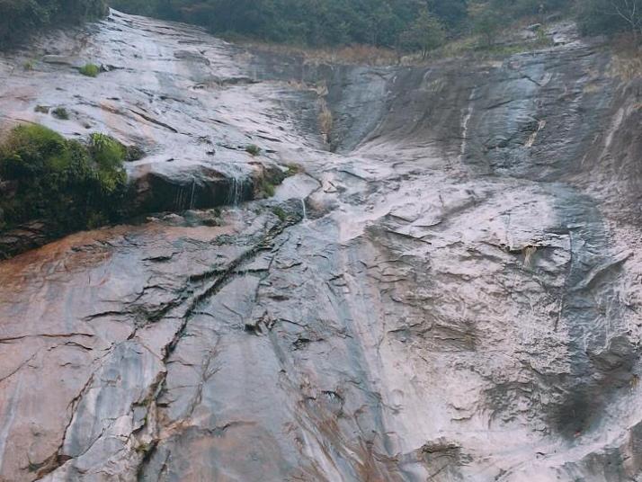 黄山九龙瀑