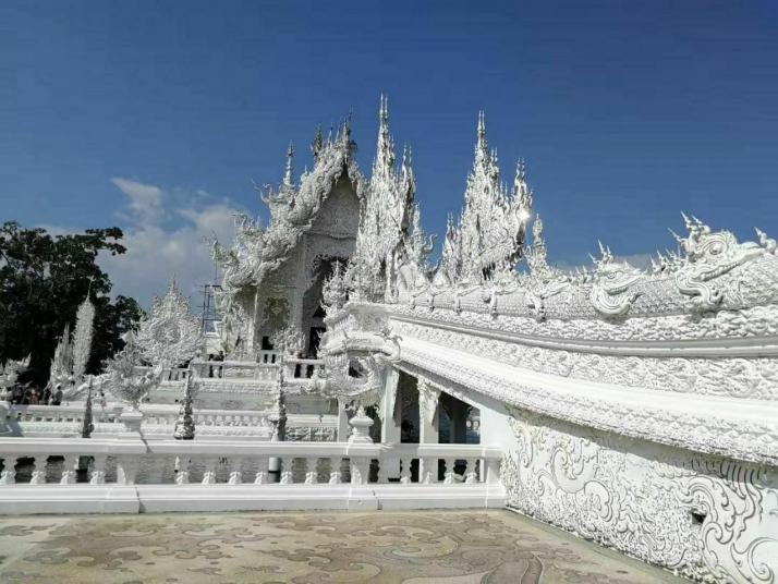 清莱龙昆寺白庙图片