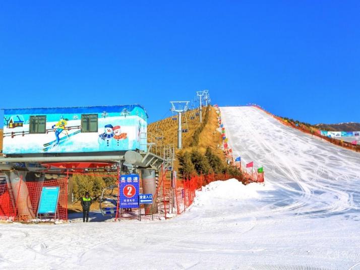 天祝烏鞘嶺國(guó)際滑雪場(chǎng)圖片