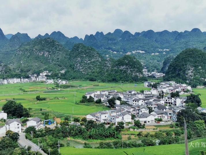 興義萬(wàn)峰林圖片