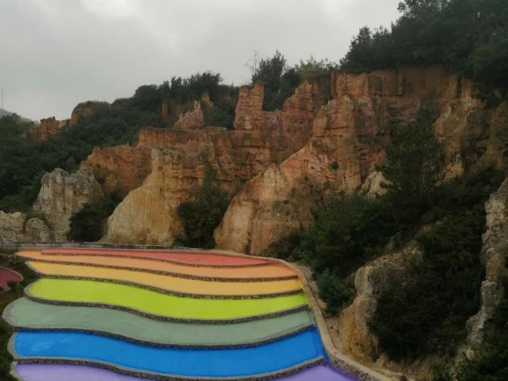 陸良陸良彩色沙林好玩嗎