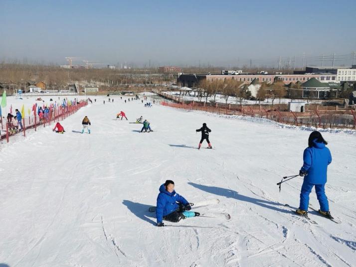 北京藍(lán)調(diào)莊園滑雪場(chǎng)