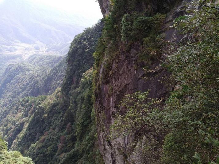 宜春明月山乌云崖景区