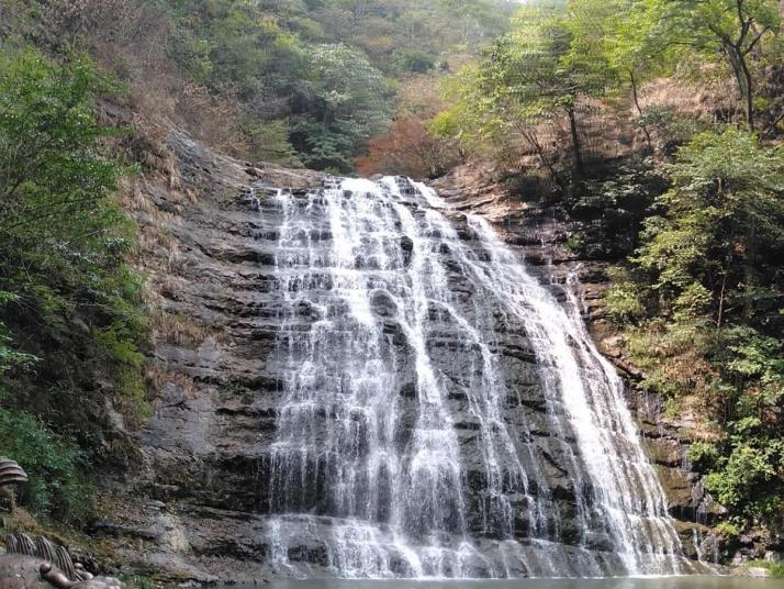 玉山玉簾瀑布景區(qū)好玩嗎