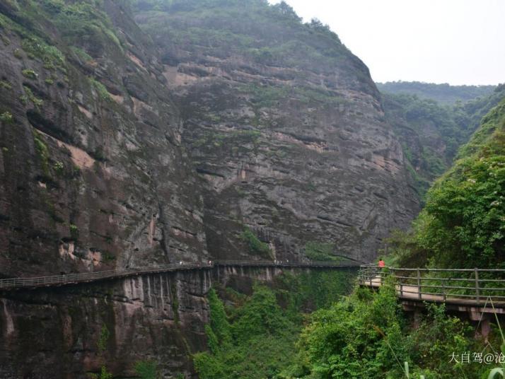 贵溪龙虎山高空栈道图片