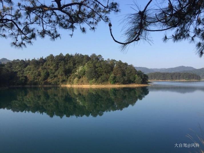 丘北摆龙湖景区好玩吗