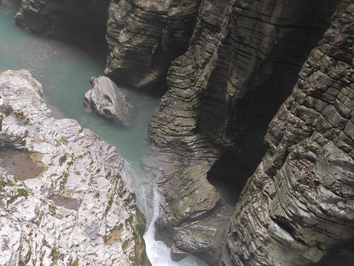 建始石门河地心谷景区