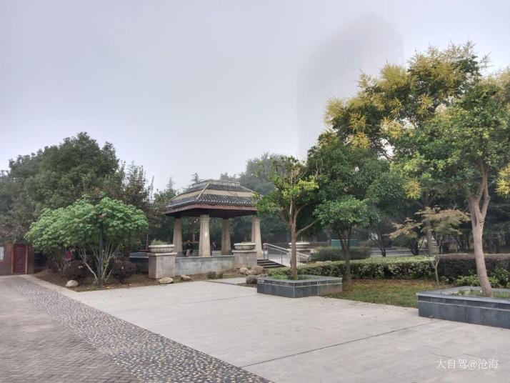 宜城楚都公園好玩嗎