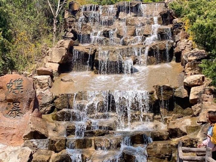 沂水荧光湖图片