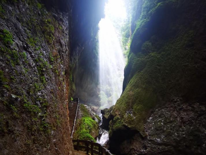 重庆 龙水峡地缝