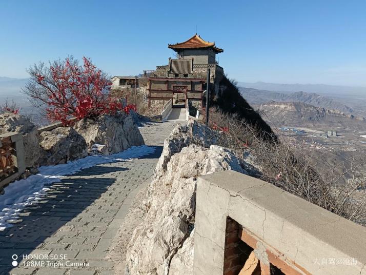 张家口张家口鸡鸣山好玩吗