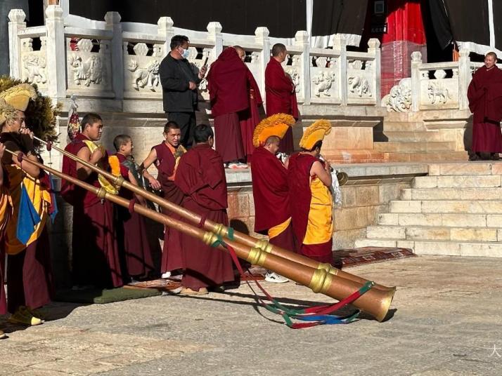 香格里拉松贊林寺好玩嗎