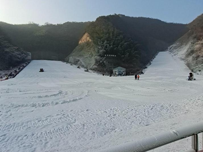 桐庐生仙里国际滑雪场