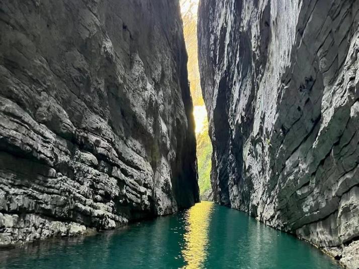 鹤峰屏山风景区好玩吗