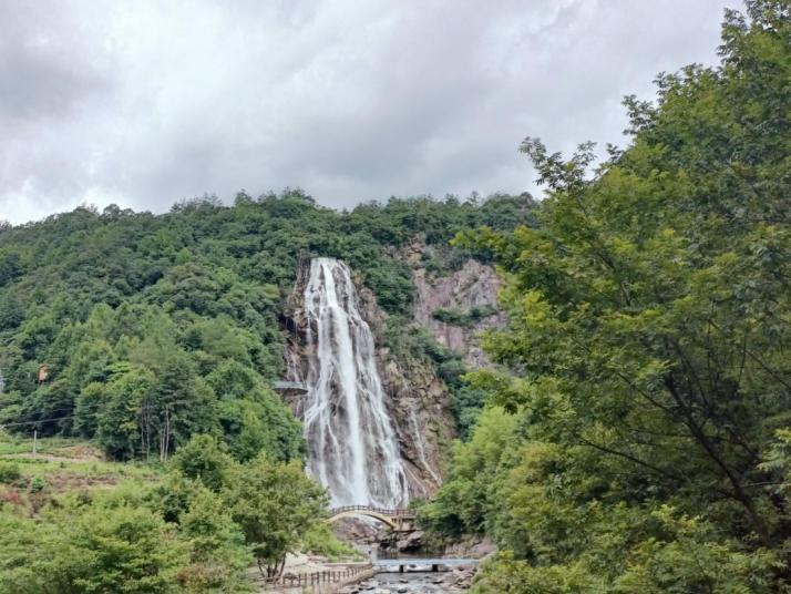 岳西大別山彩虹瀑布