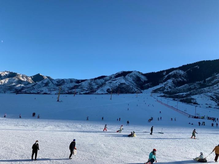 乌鲁木齐白云国际滑雪场