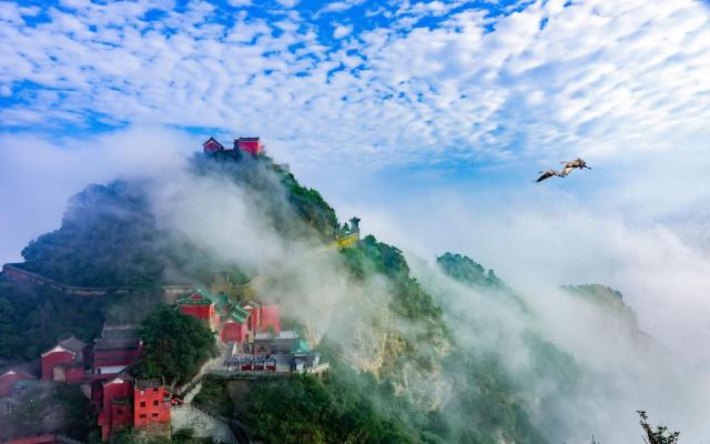 山东出发湖北6日自驾游:武当山-神农架-三峡大坝-水上公路休闲游