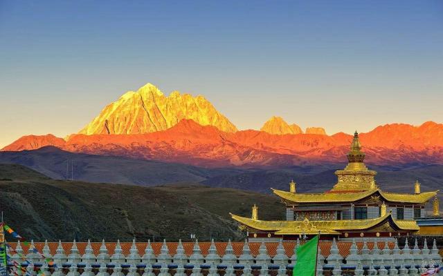 重庆出发新都桥四日自驾游:四姑娘山-中路藏寨-新都桥秋色4日行摄之旅
