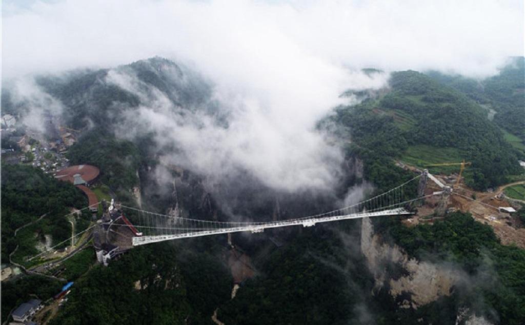 江苏出发湘西7日自驾游：凤凰古城-张家界大峡谷-挑战玻璃栈道7日游