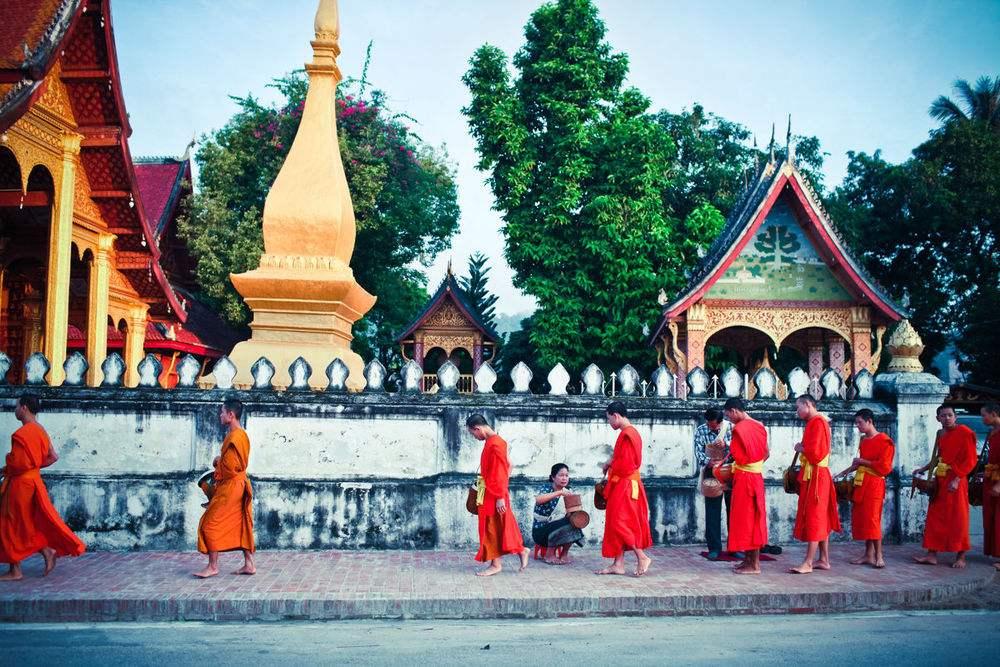 昆明集合老挝10天自驾游：琅勃拉邦+万荣+南鹅湖+官西瀑布虔诚之旅