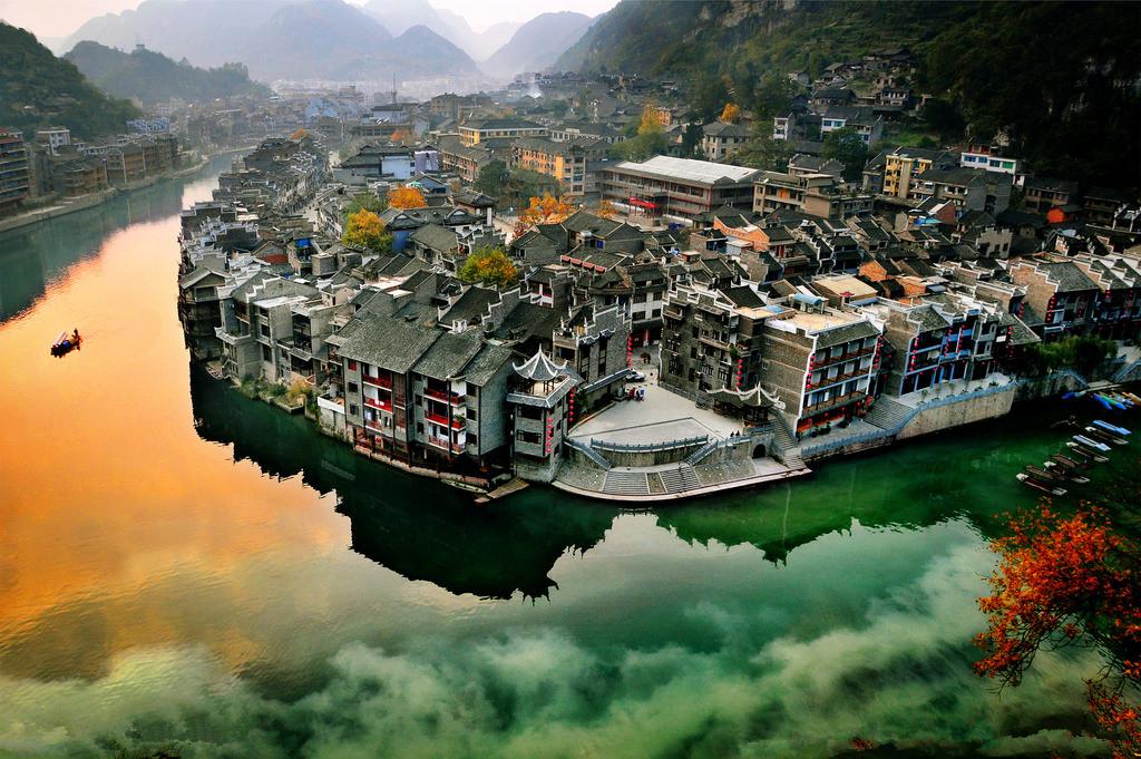 贵阳集合贵州7日落地自驾游：西江千户苗寨-荔波小七孔-肇兴侗寨7日黔东南之旅