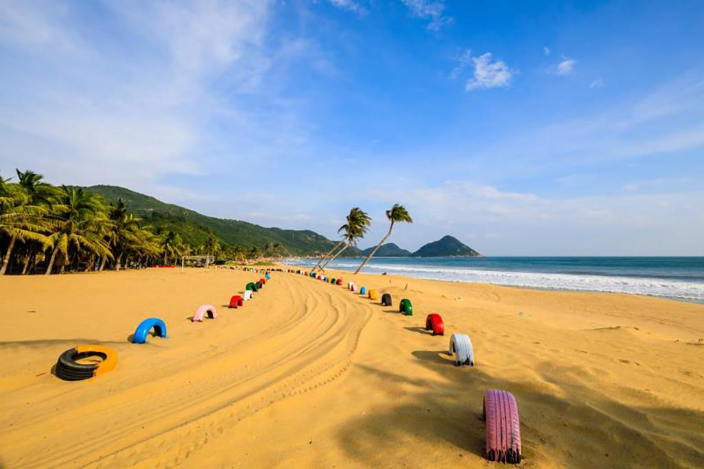 海南鱼跃海岛六天五晚环岛自驾游：石头公园-东郊椰林-呆呆岛-帆船出海-最美渔村6日海南跟队自驾