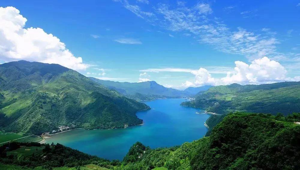 重慶出發(fā)川西4日自駕游：雷波馬湖-大涼山秘境-懸崖村-九十九里瀑布溫泉4日自駕之旅