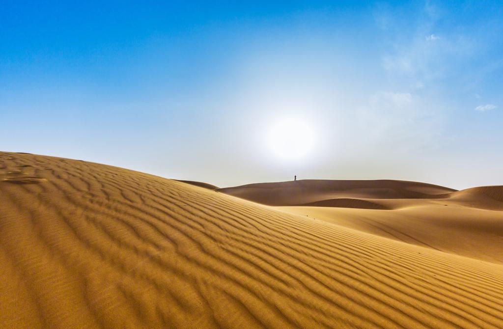 兰州集合甘肃3日落地自驾游：镇北古堡-西夏王陵-腾格里沙漠穿越3日自驾游
