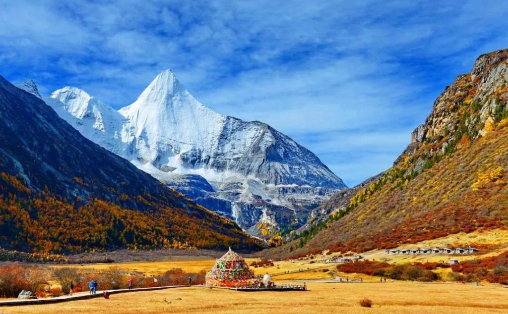 湖北出发9日川西自驾游：色达-雅拉雪山-新都桥-稻城亚丁9日自驾游